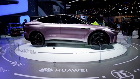 Ô tô thông minh hybrid giúp Huawei bù lỗ mảng điện thoại