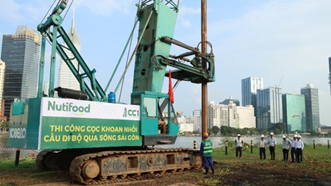 Dự án cầu đi bộ qua sông Sài Gòn chính thức thực hiện mũi khoan cọc đầu tiên