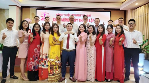 Công ty Luật hợp danh The Light: Vì một thế giới công bằng!