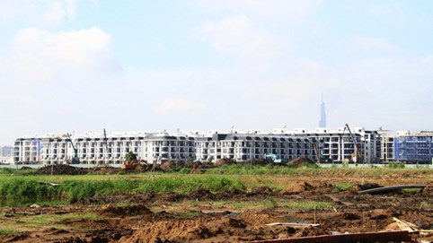 Thị trường nhà liền thổ phân hóa: Hà Nội tăng mạnh, TP HCM giao dịch chậm