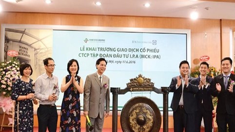 Doanh nghiệp dưới thời vợ chồng nữ tướng Phạm Minh Hương: Cùng đam mê với trái phiếu, IPA lỗ 2 quý liên tiếp, lợi nhuận của VNDirect 'bốc hơi' 82%
