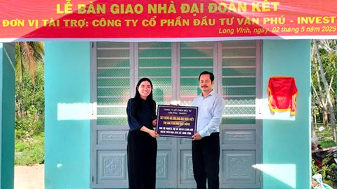 Văn Phú - Invest ủng hộ 720 triệu đồng xóa nhà tạm, nhà dột nát: Hành động vì cộng đồng và triết lý phát triển bền vững