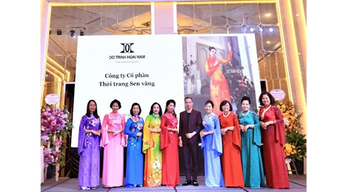 Hội đồng nữ doanh nhân Việt Nam VCCI ra mắt thiết kế áo dài biểu trưng “Bông hồng vàng”