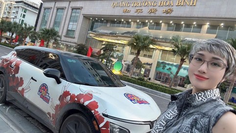 Tiết kiệm cả trăm triệu đồng tiền xăng mỗi năm, nữ chủ xe VinFast VF 7 'bật mode' xê dịch, khám phá muôn nơi