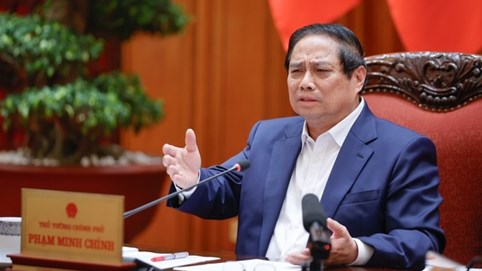 Khẩn trương xây dựng, hoàn thiện, trình ban hành các Nghị định về phân cấp, phân quyền