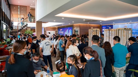 Doanh nghiệp địa ốc bắt đầu “nhóm lửa” thị trường, giao dịch xuất hiện ở các dự án giá trên dưới 50 triệu đồng/m2