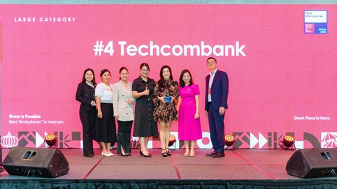 Techcombank tiếp tục lọt TOP bảng xếp hạng nơi làm việc tốt nhất Việt Nam 2024