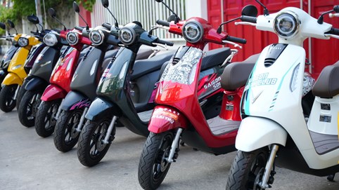 Phụ huynh, học sinh đều ủng hộ xe xanh, VinFast Evo Lite Neo thắng thế trong cuộc đua xe học đường