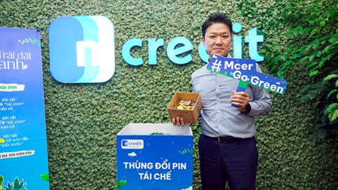 Không đứng ngoài “cuộc chơi