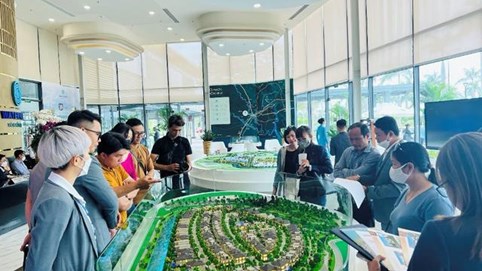 Lãi suất hạ liên tục, bất động sản có sôi động trở lại?