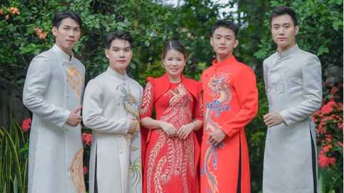 Trình diễn tôn vinh áo dài tại Việt Phủ Thành Chương