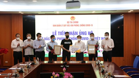 Dự án Thế hệ S (S-Generation) trao 20 tỷ đồng quyên góp cho Quỹ vắc xin Covid-19