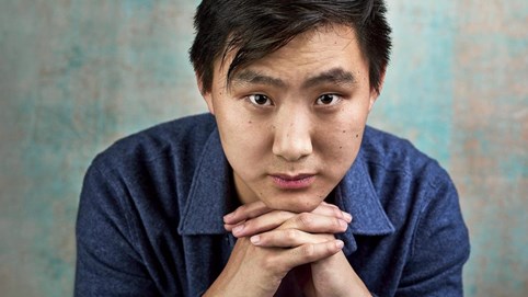 Chân dung Alexandr Wang: Tỷ phú tự thân ở tuổi 24, CEO đứng sau công ty AI được định giá 13,8 tỷ USD