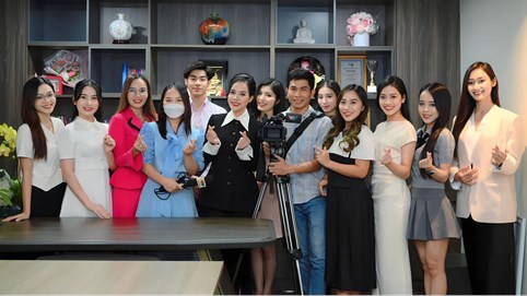 ThS.MC Giang Hồng: Hơn 1 thập kỷ làm chủ sân khấu