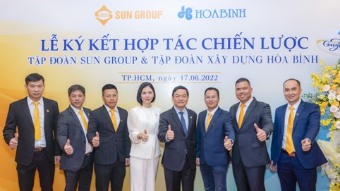 Tập đoàn Xây dựng Hòa Bình và Tập đoàn Sun Group ký kết hợp tác chiến lược