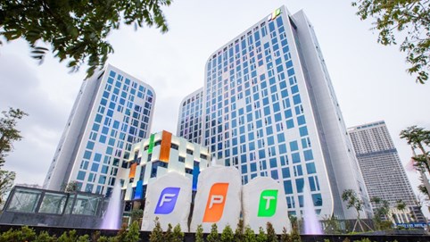 Nhà đầu tư nước ngoài tháo chạy khỏi FPT khi định giá cổ phiếu quá đắt đỏ