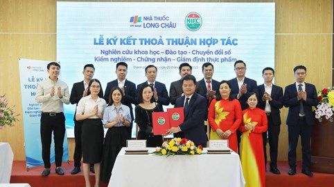 Long Châu hợp tác cùng Viện Kiểm nghiệm an toàn vệ sinh thực phẩm Quốc gia - Bộ Y tế, chủ động tiên phong tiến hành ‘kiểm tra kép vì sức khỏe người dân và khách hàng’