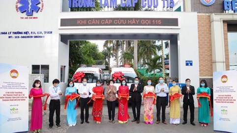 Novaland trao hệ thống tách chiết DNA-RNA tự động, tiếp sức cho các 