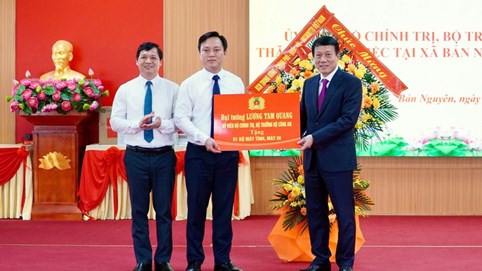 Đại tướng Lương Tam Quang thăm và làm việc với xã Bản Nguyên, tỉnh Phú Thọ mới