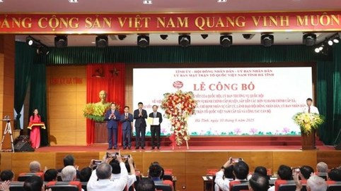 Hà Tĩnh công bố các quyết định về tổ chức bộ máy và đơn vị hành chính