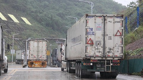 6 tháng đầu năm 2025, cán cân thương mại thặng dư gần 7,2 tỷ USD