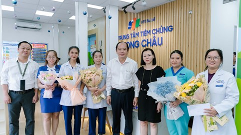 Sở Y tế TPHCM: Tuyên dương một nữ bác sĩ đã cấp cứu thành công cho một phụ nữ bị sốc phản vệ ngay tại nhà thuốc trên đường 3 tháng 2, Quận 10