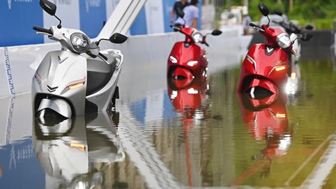 Những sai lầm khi sử dụng xe máy điện vào mùa mưa