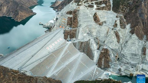 Trung Quốc xây siêu đập “lơ lửng 3.000 m trên mây” khiến thế giới kinh ngạc: Bờ cao gấp đôi tháp Eiffel, giúp tiết kiệm 13,3 triệu tấn than và giảm 21,3 triệu tấn CO2