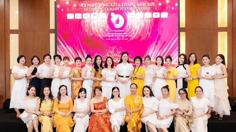 Nữ doanh nhân Việt Nam chung tay vượt “sóng lớn”