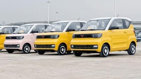 Khách sộp vừa chốt đơn mua cả xe VinFast, Wuling tung ưu đãi lớn: Miễn phí toàn bộ dịch vụ đưa đón trong 1 tuần