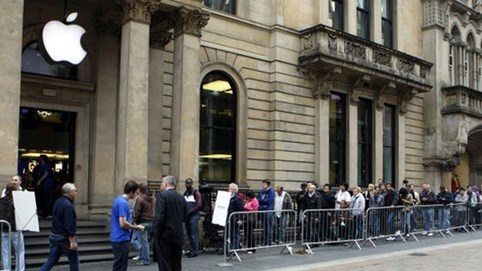 ‘Antennagate’ – scandal lớn nhất lịch sử Apple khiến Steve Jobs phải xin lỗi, tặng ốp 29 USD cho người mua iPhone 4