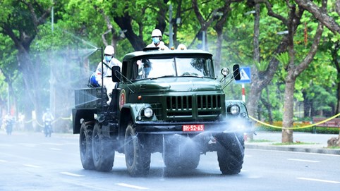 TP Hà Nội bắt đầu chiến dịch phun khử khuẩn diện rộng