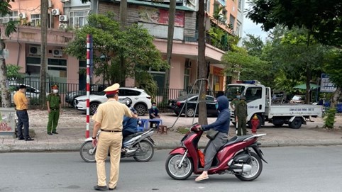 Hà Nội: Phạt hơn 1,5 tỷ đồng với 804 vụ vi phạm phòng dịch chỉ trong ngày thứ 4 giãn cách