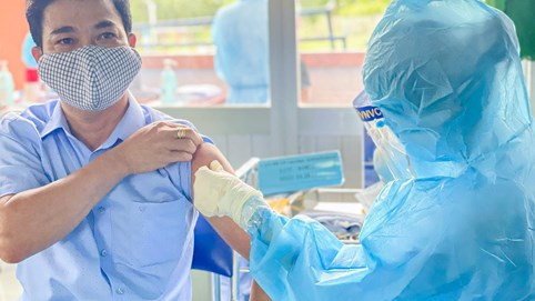 Thêm gần 600.000 liều vắc xin Covid-19 của AstraZeneca về Việt Nam