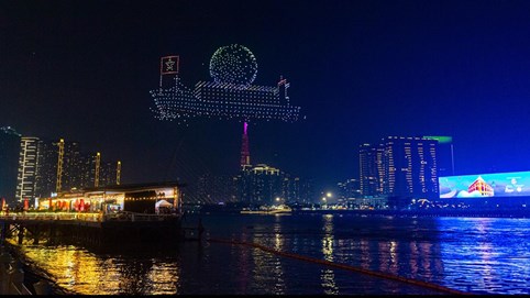 Pháo hoa nghệ thuật, hơn 1.000 drone show và những kỷ lục bất ngờ tại đại tiệc âm nhạc - ánh sáng ở TP Thiên niên kỷ T&T City Millennia