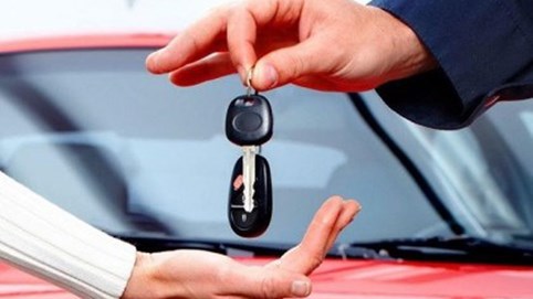 Vay tiền mua ô tô, lãi suất ngân hàng đồng loạt giảm sâu