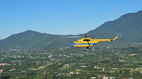 Mãn nhãn ngắm dàn trực thăng “cực phẩm” trên bầu trời Hà Nội tất bật luyện tập chuẩn bị cho Lễ Diễu binh mừng Ngày Quốc khánh