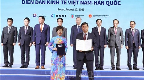 Tổng Bí thư Tô Lâm và Thủ tướng Hàn Quốc chứng kiến Lễ trao các thỏa thuận hợp tác