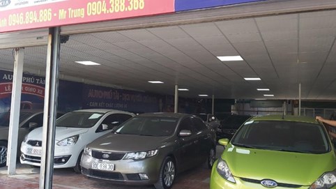 Bán, cầm cố ô tô nở rộ vì dịch