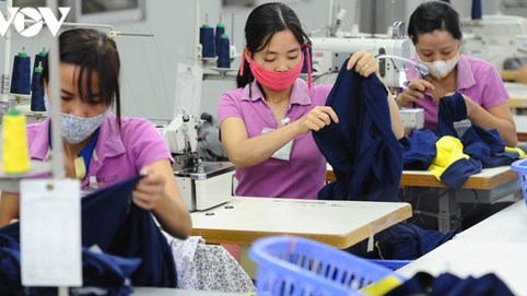 Số lao động mất việc làm có thể tăng khoảng 100.000 người mỗi tháng