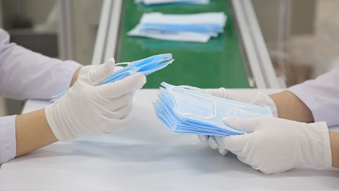 Công ty du lịch, lọc nước nhảy sang làm khẩu trang y tế