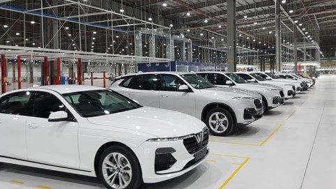 Nhập khẩu ô tô về Việt Nam vẫn tăng gấp đôi bất chấp dịch Covid-19