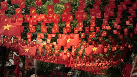 Hà Nội rực sắc cờ hoa chào mừng Cách mạng tháng Tám và Quốc khánh 2/9