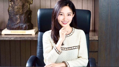 Thiên kim giới siêu giàu Trung Quốc: 23 tuổi thừa kế hơn 330.000 tỷ đồng, đính hôn với 