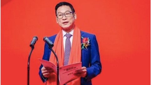 Hành trình biến trang trại lợn thành đế chế sản xuất giày hàng đầu của tỷ phú giàu nhất Đài Loan