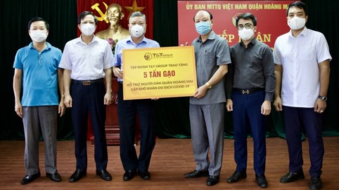T&T Group và Ngân hàng SHB trao tặng 10 tấn gạo hỗ trợ quận Hoàng Mai, Hà Nội chống dịch