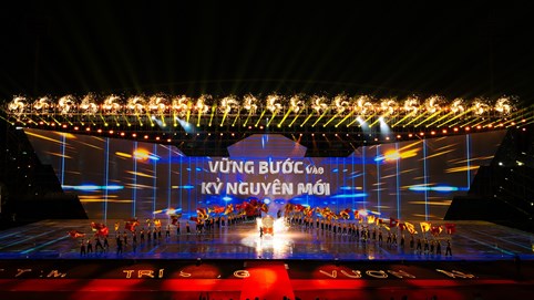 Từ ngọn lửa kết tâm nghĩ về tầm vóc doanh nghiệp Việt