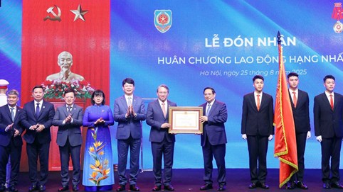 Bộ Tư pháp đón nhận Huân chương Lao động hạng Nhất lần thứ 2