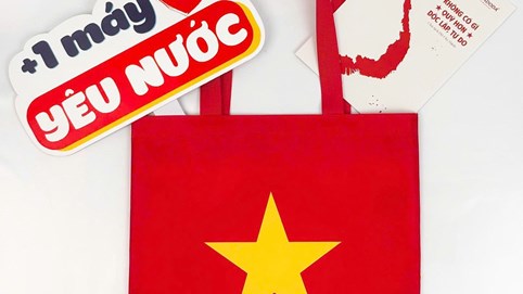 Thương hiệu đồ da Việt tặng miễn phí 2.000 chiếc “túi tự hào” cho người dân tới Trung tâm Triển lãm Quốc gia VEC