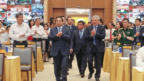 Thủ tướng: Xóa hơn 330.000 nhà tạm, dột nát là 'Công trình Quốc gia đặc biệt' của 'ý Đảng, lòng Dân'